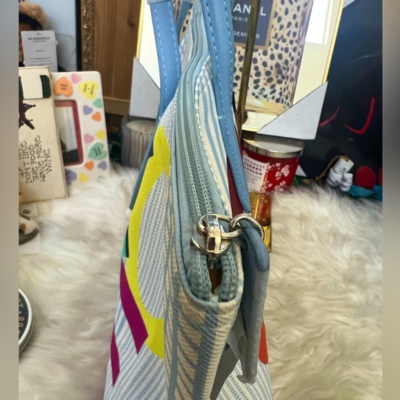 Lacoste Tote with Zipper Top Closure - Picture 5 of 8